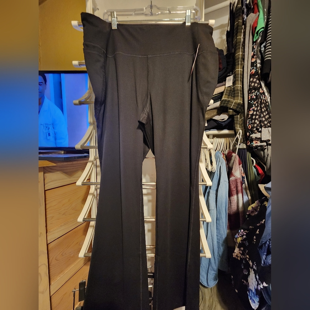 NWT Lane Bryant Livi Black Bootcut High Rise Pants Sz 22/24